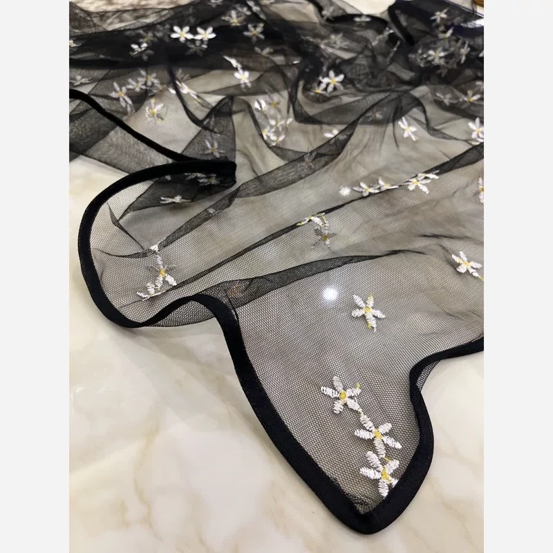 روسری مینی اسکارف شکوفه گاندوزی شده